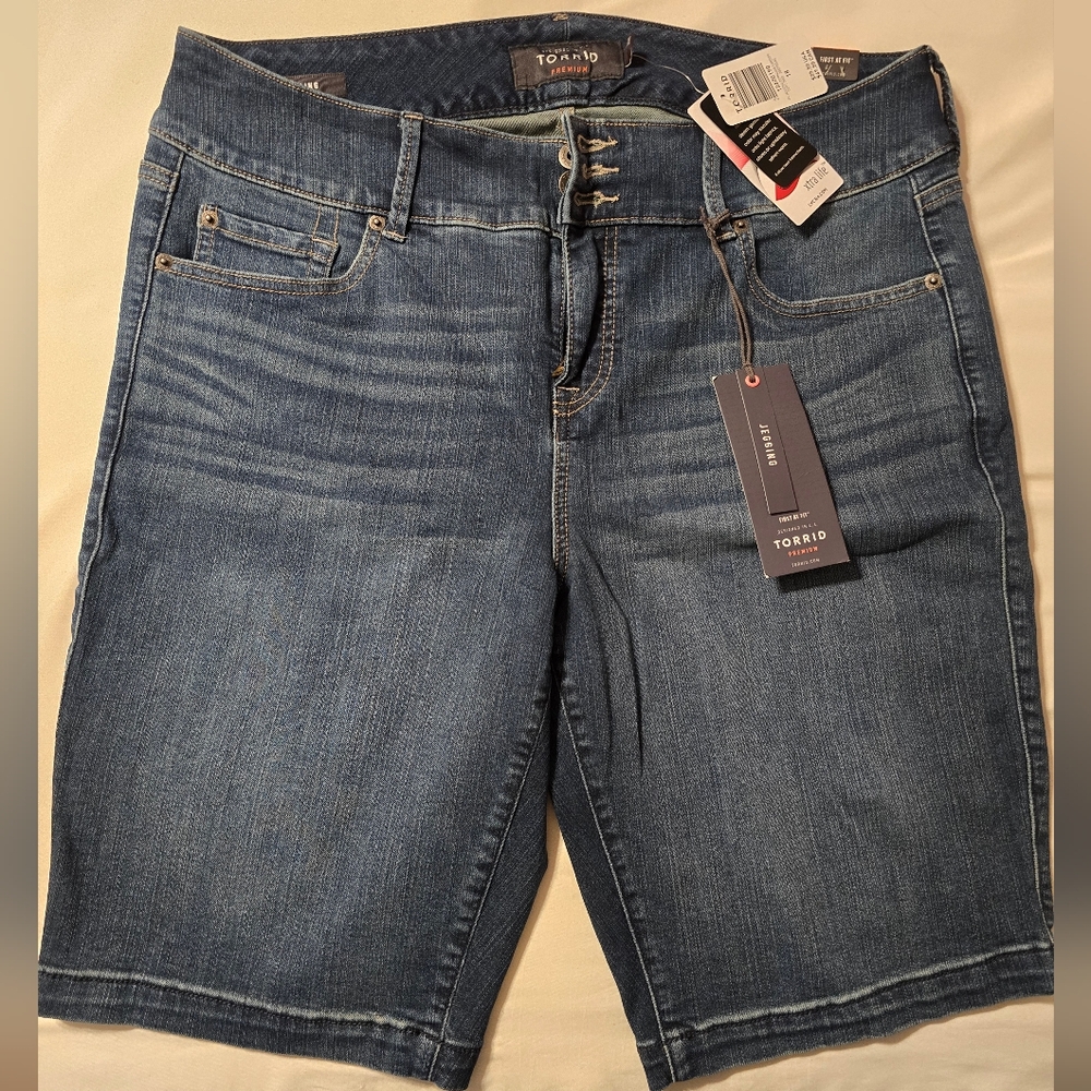 Torrid Jegging Bermuda Shorts